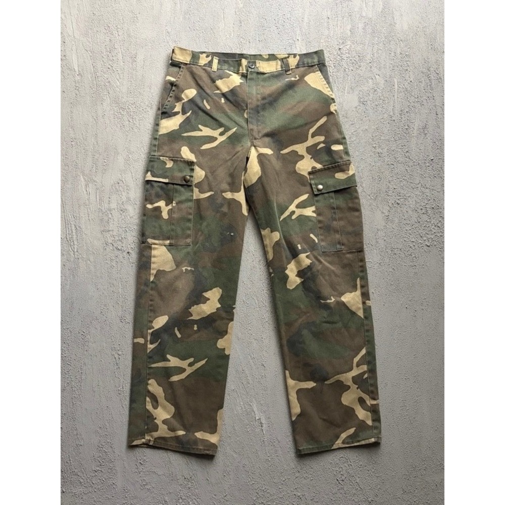Vintage Camoflauge Cargo Pants 34x30 Green 1990s Straight Leg USA